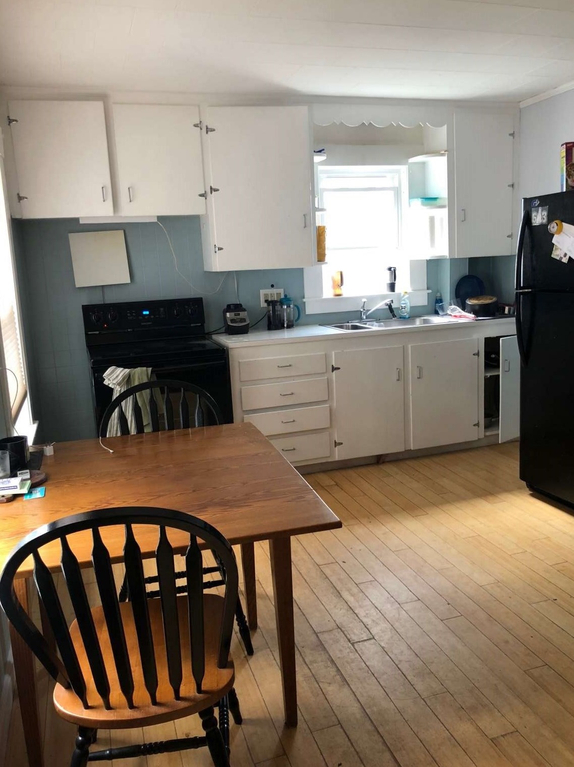 36 Charles St, Rochester NH 03867-3422 exterior