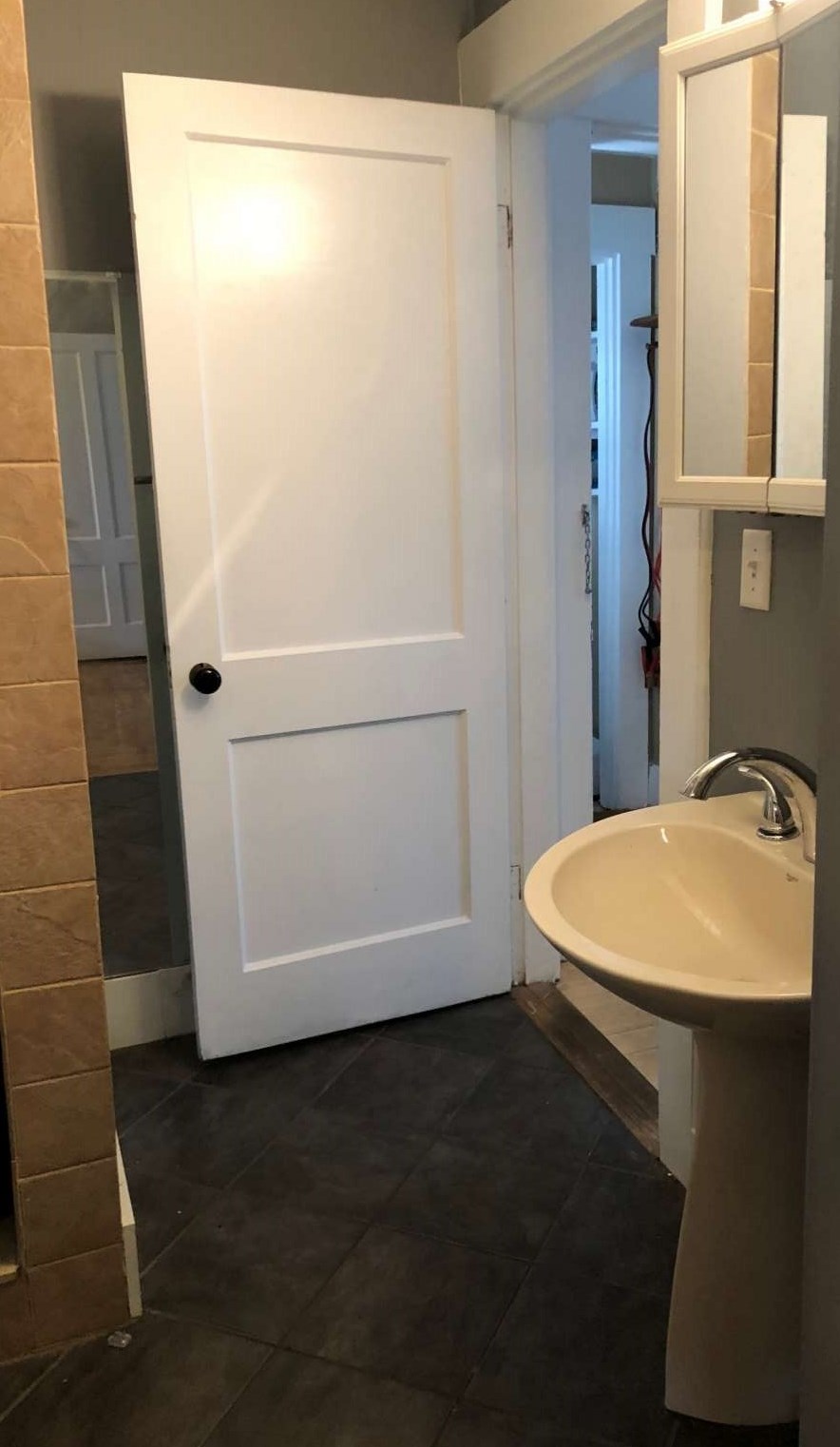 36 Charles St, Rochester NH 03867-3422 exterior