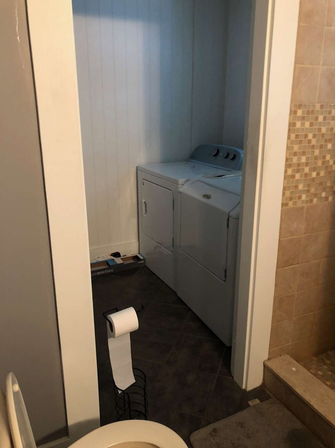 36 Charles St, Rochester NH 03867-3422 exterior