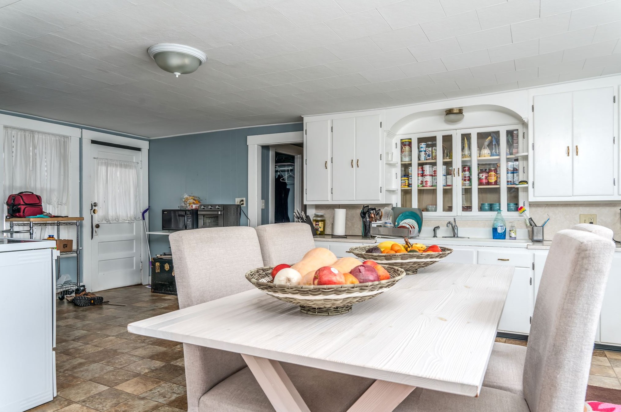 34 Spring St, Newmarket, NH 03857-1518