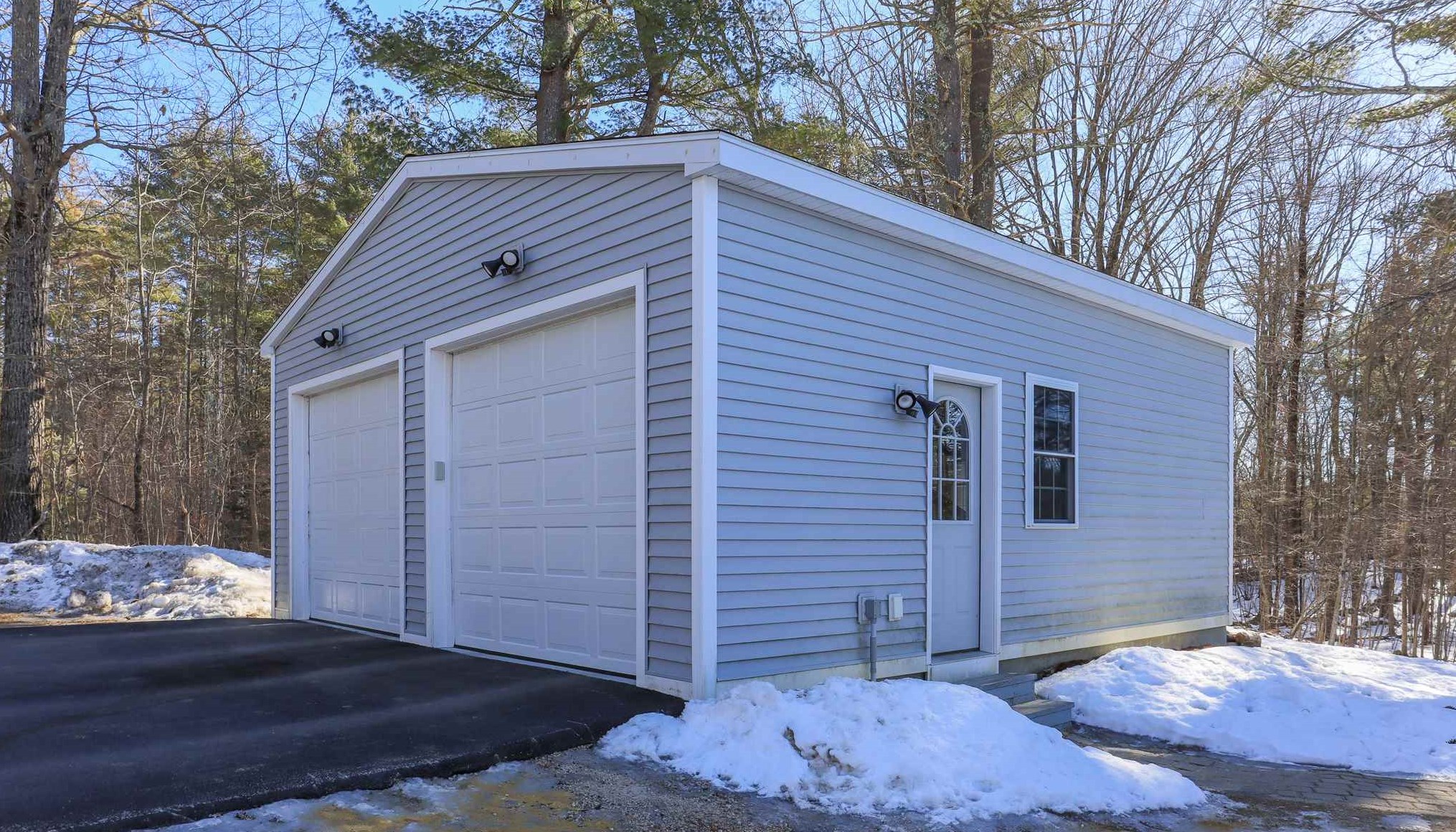 7 East Ln, Nottingham, NH