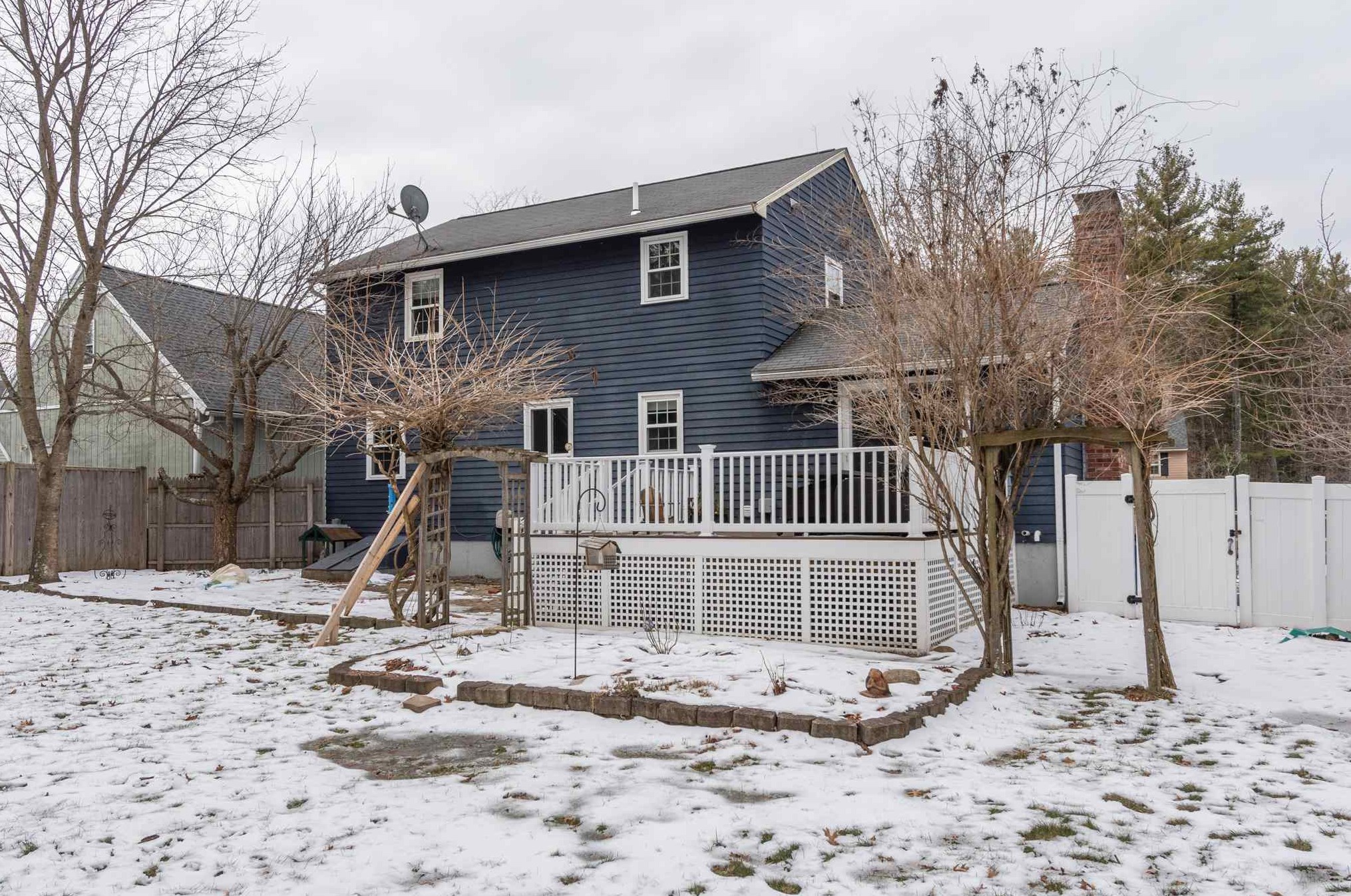 3 Cota Rd, Merrimack NH 03054-4048 exterior