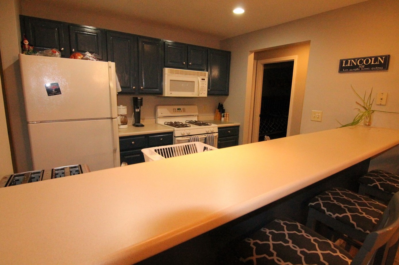 13 White Oak Ln, Lincoln, NH 03251-4443
