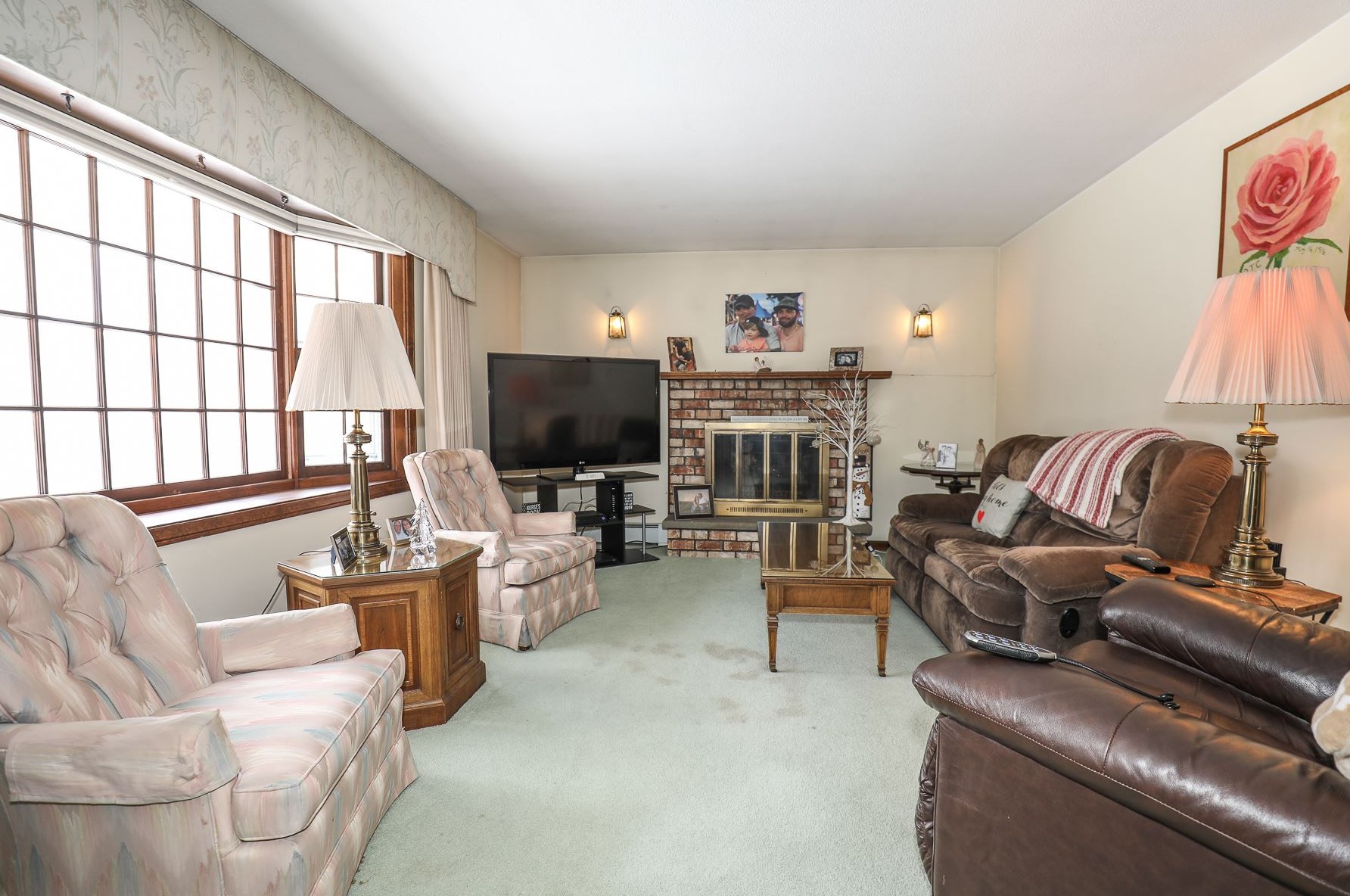 12 Frst Ln, Hudson NH  03052 exterior