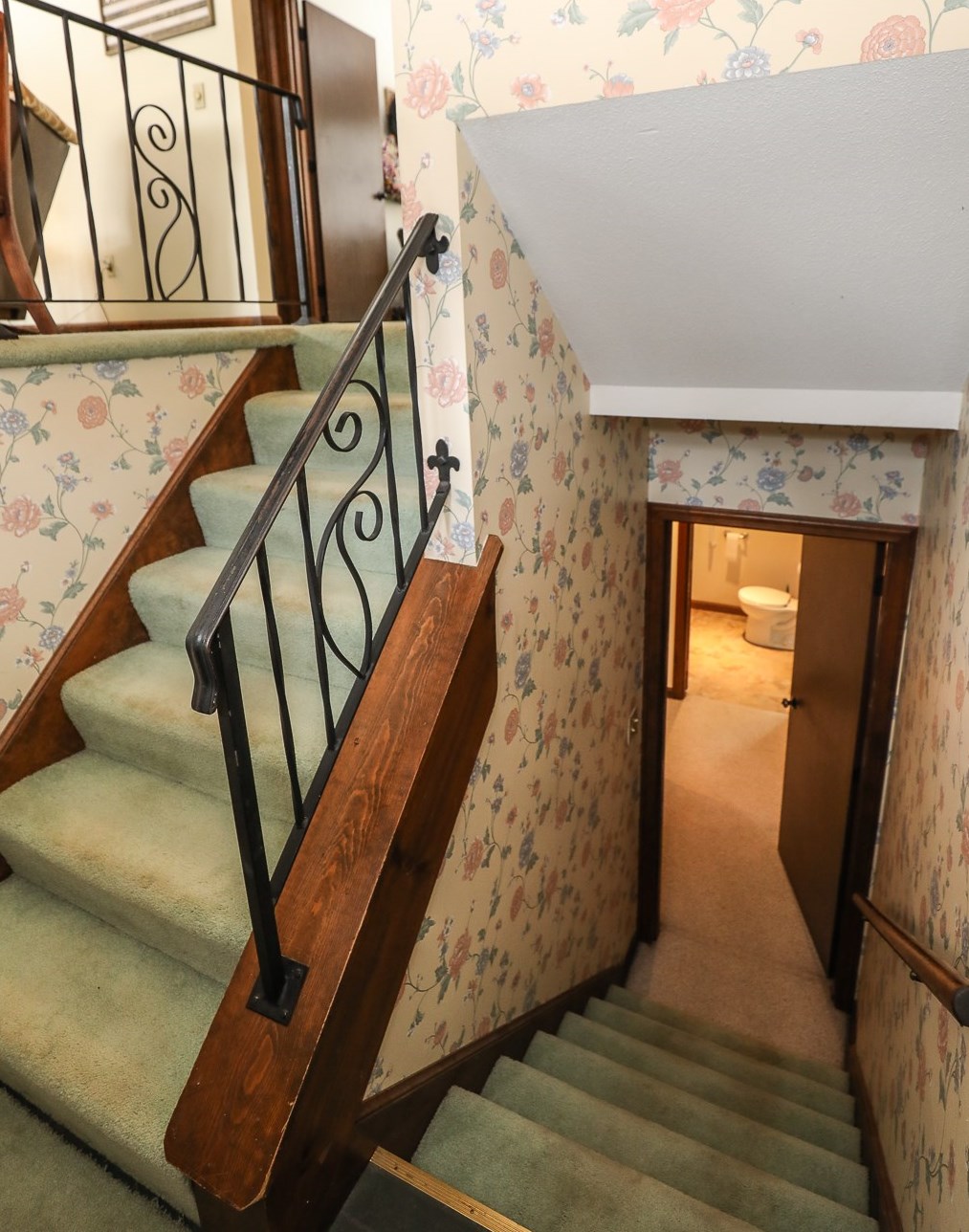 12 Frst Ln, Hudson NH  03052 exterior