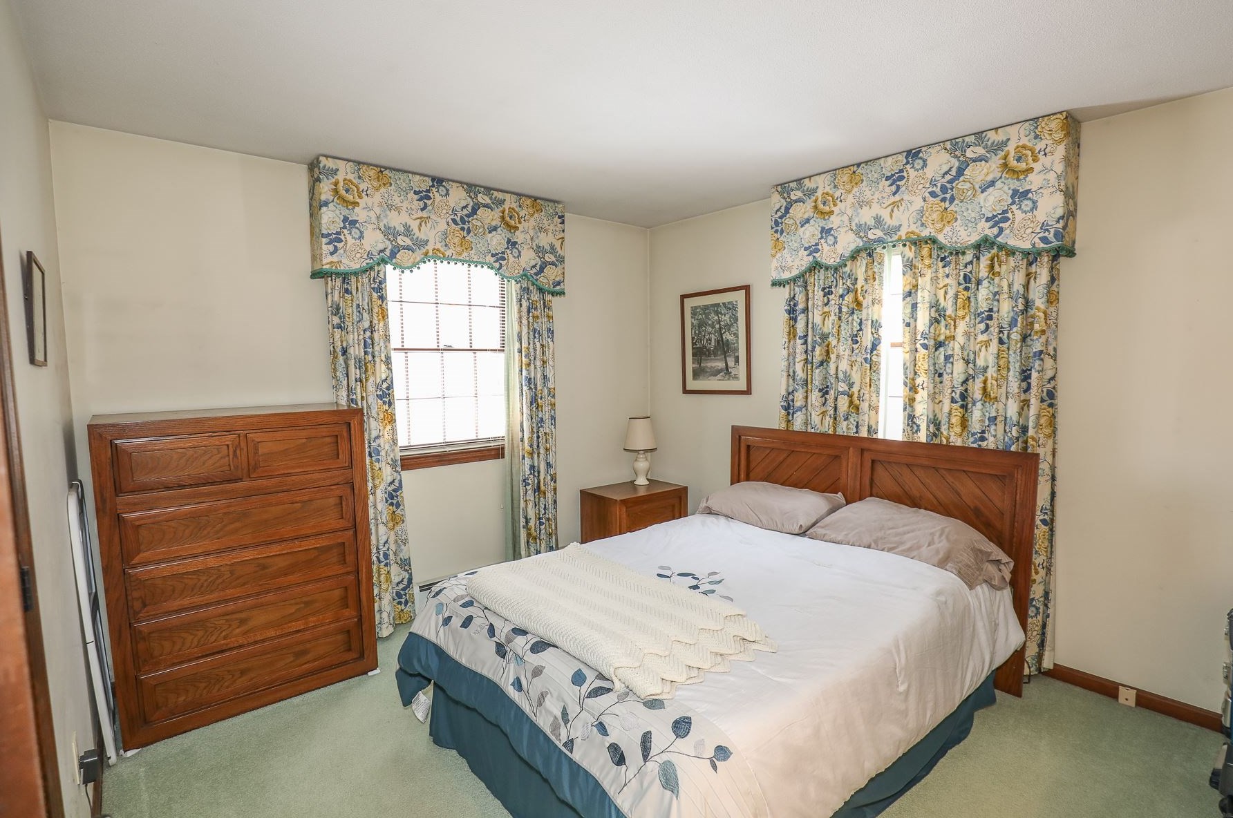 12 Frst Ln, Hudson NH  03052 exterior