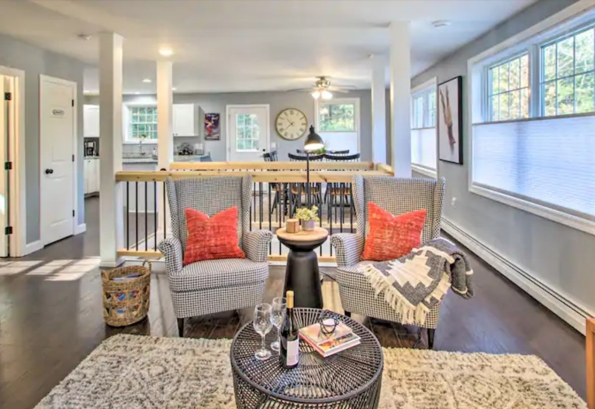 28 Garmish Rd, Albany, NH 03818-7445