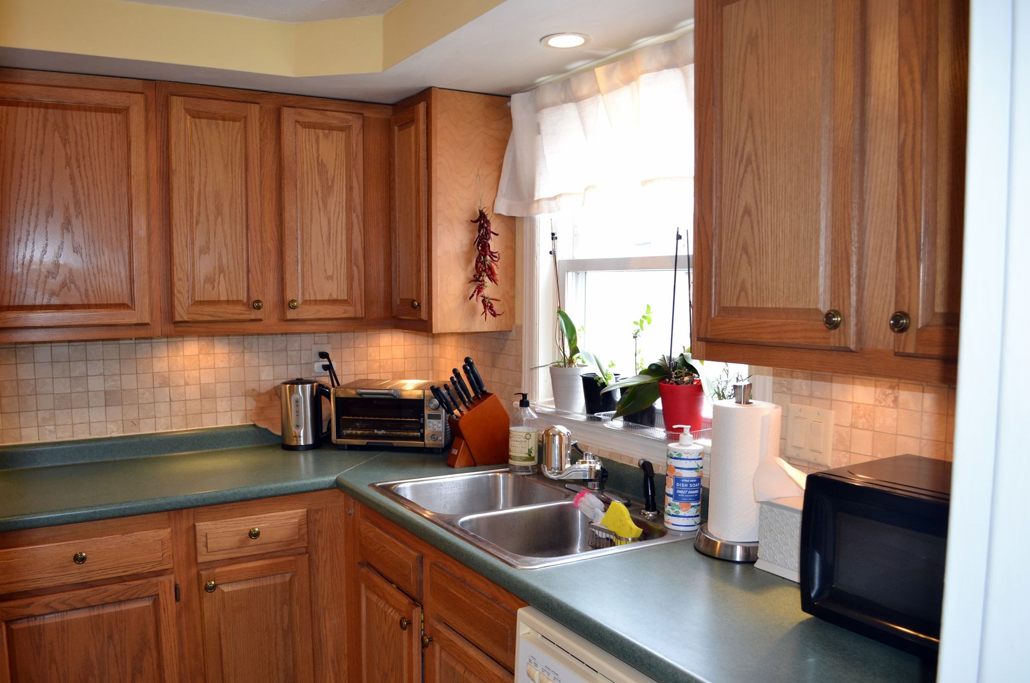 88 Harold St, Manchester NH  03104-1714 exterior