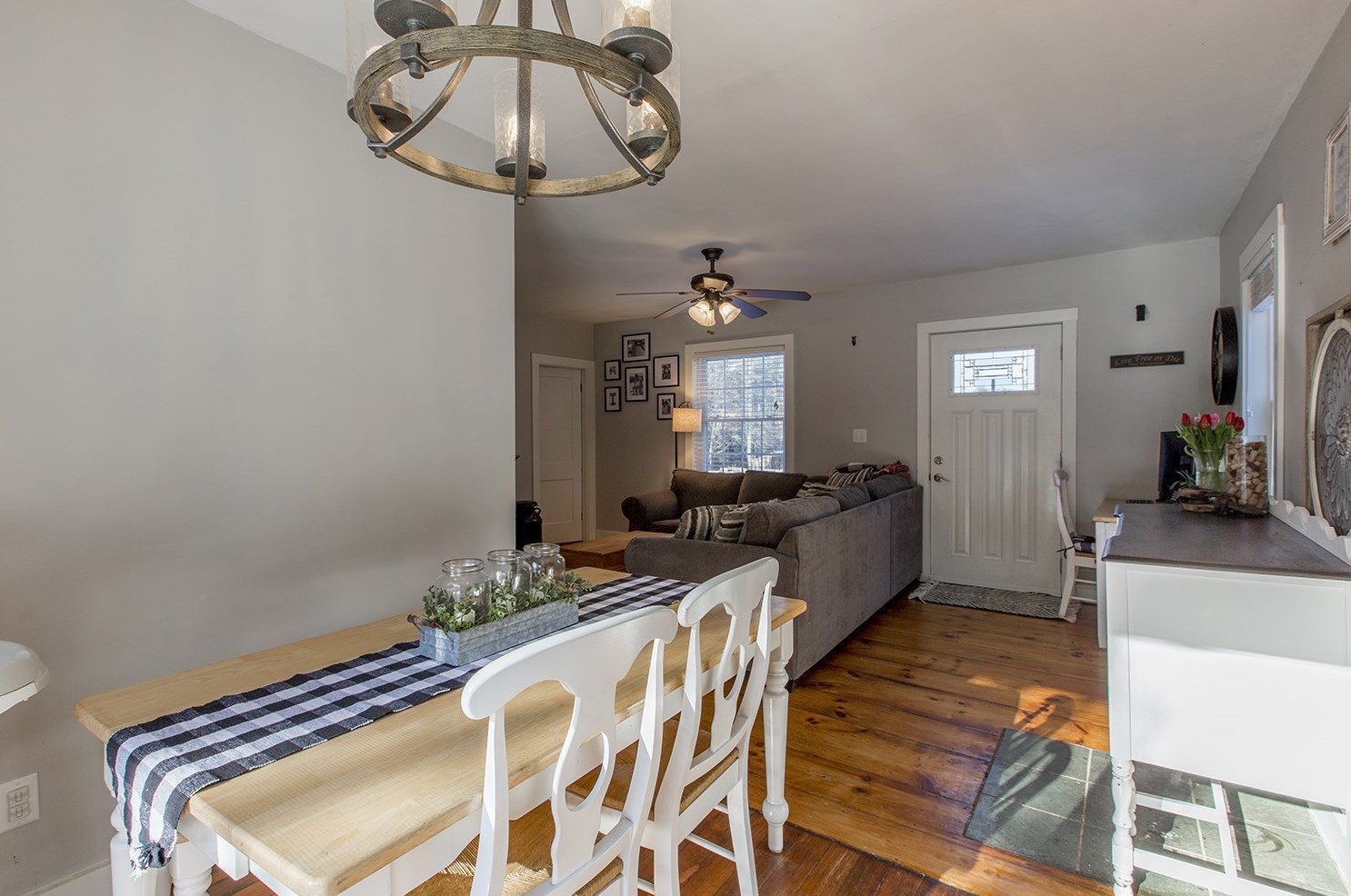 239 Ash Swamp Rd, Newmarket NH 03857-2070 exterior