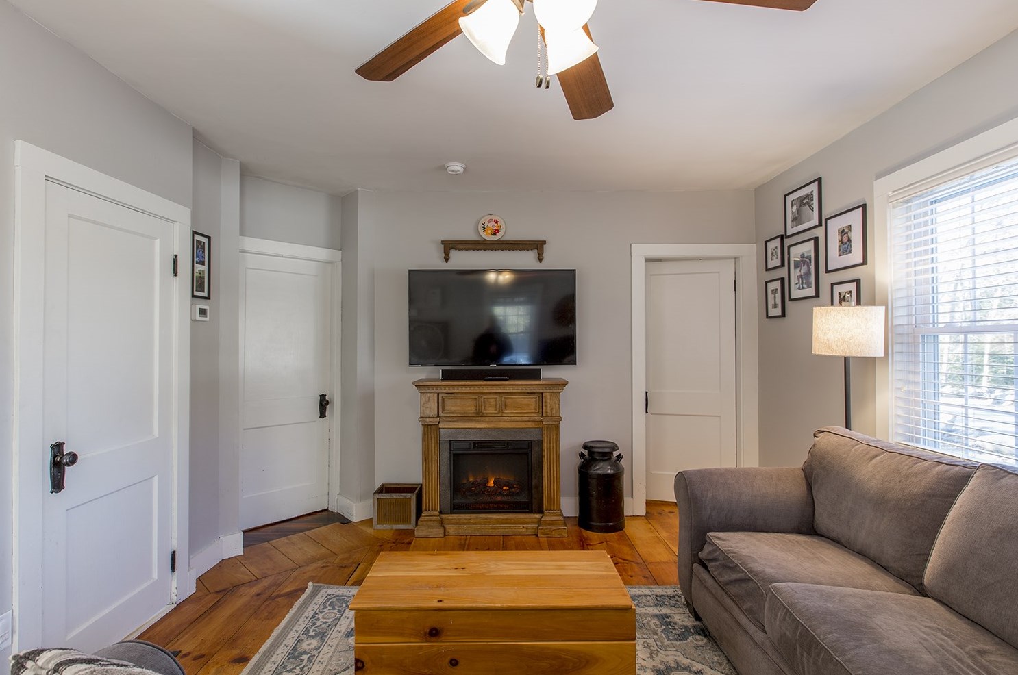 239 Ash Swamp Rd, Newmarket NH 03857-2070 exterior