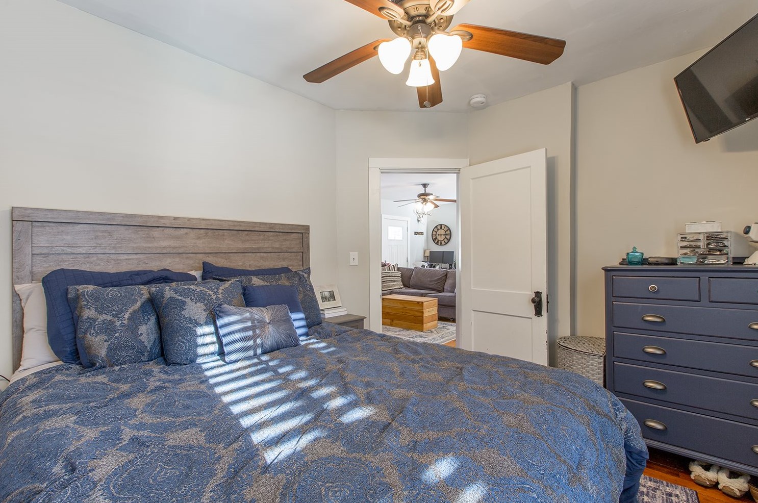 239 Ash Swamp Rd, Newmarket NH 03857-2070 exterior