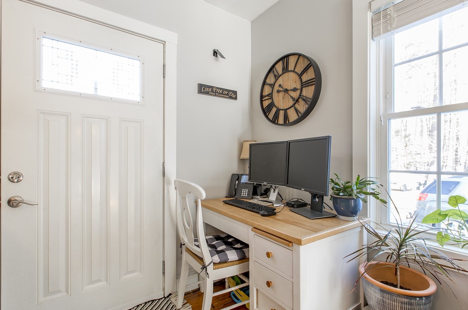 239 Ash Swamp Rd, Newmarket NH 03857-2070 exterior