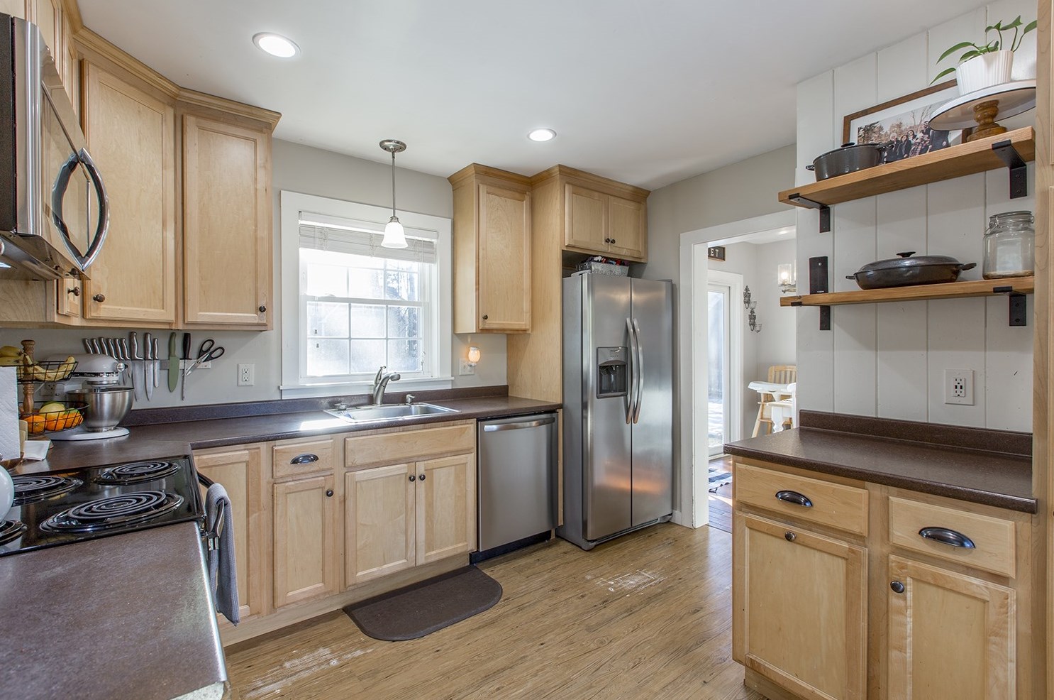 239 Ash Swamp Rd, Newmarket NH 03857-2070 exterior