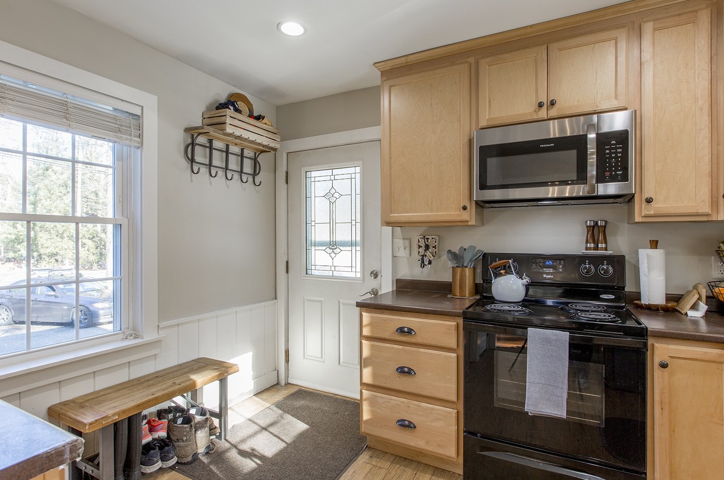 239 Ash Swamp Rd, Newmarket NH 03857-2070 exterior