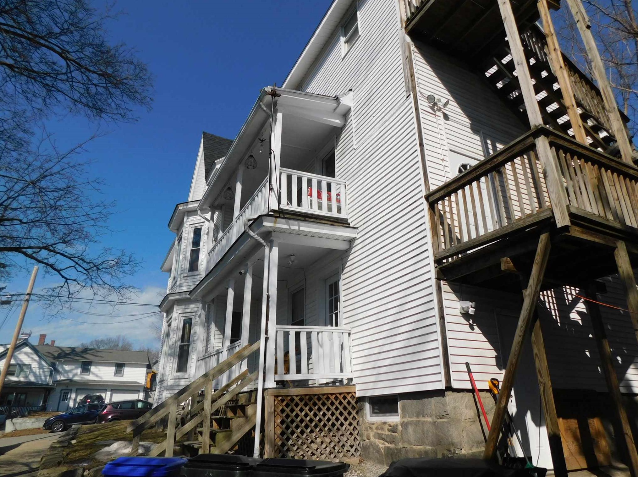 347 High St, Manchester NH 03104-6116 exterior