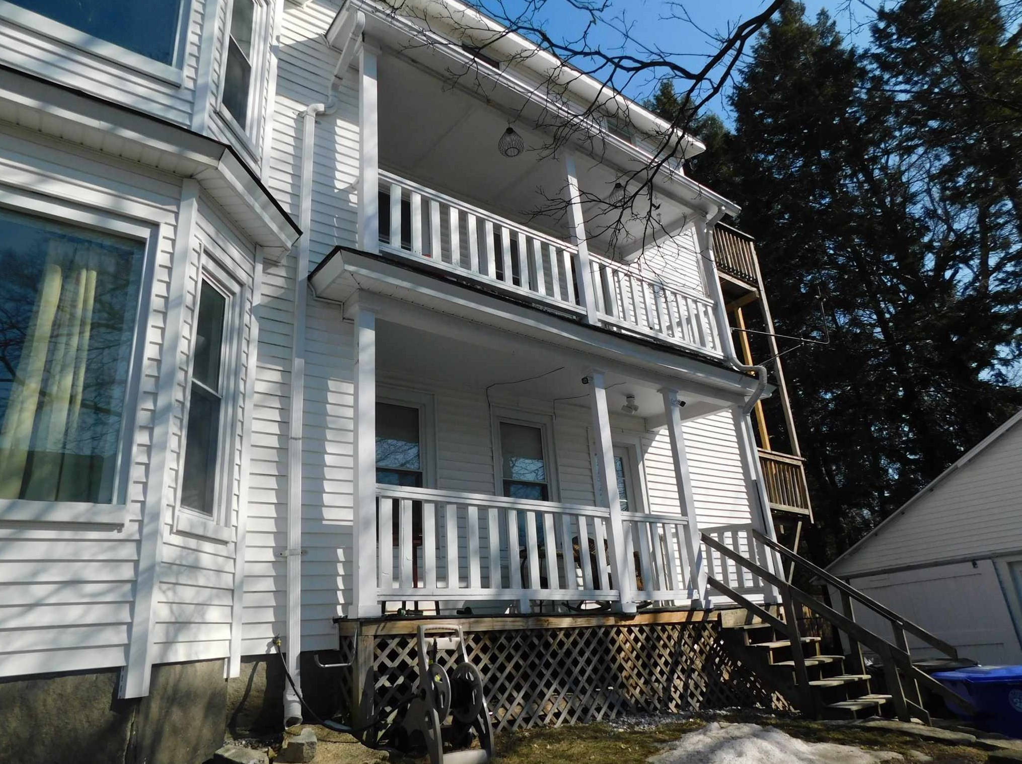 347 High St, Manchester NH 03104-6116 exterior