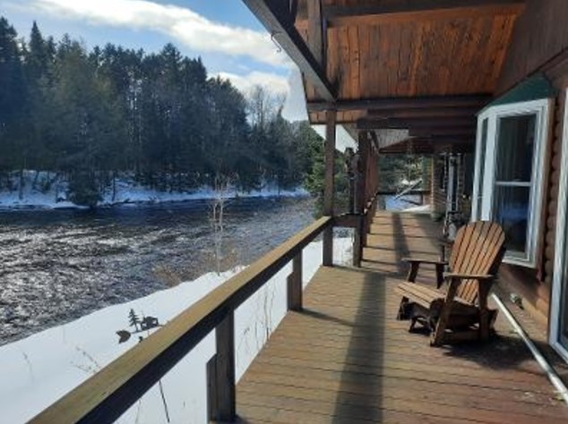 20 Cedric Rd, Pittsburg, NH 03592 exterior