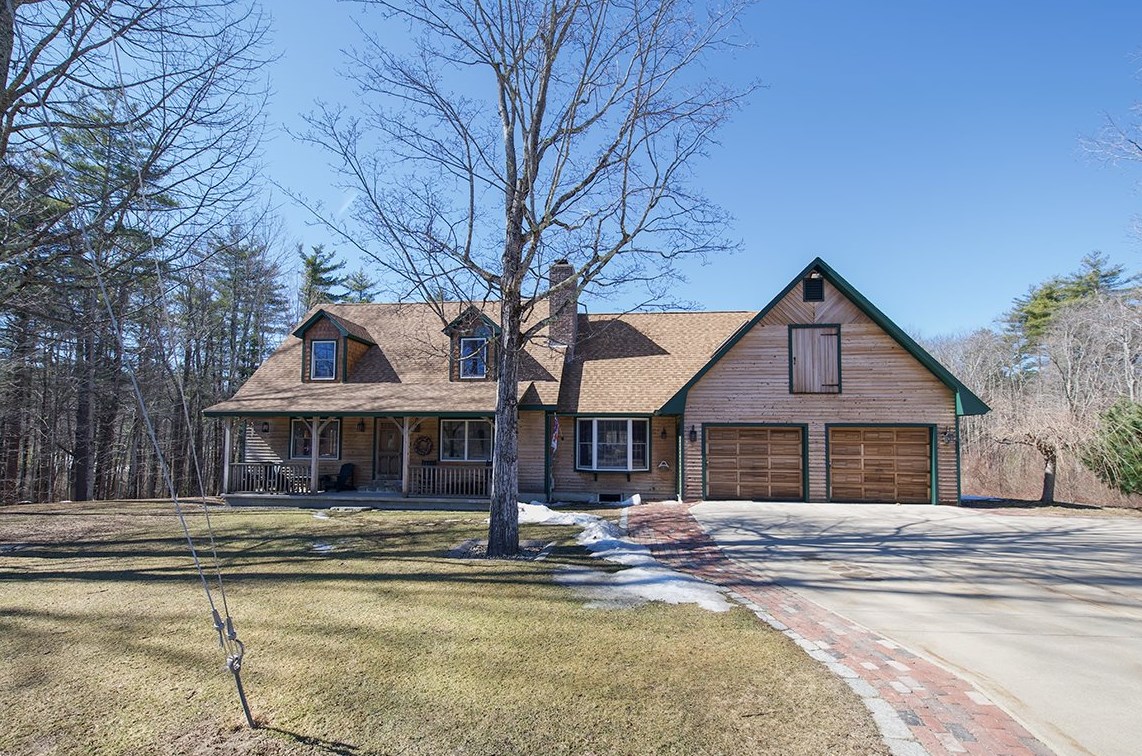 34 Beach Plain Rd, Danville, NH 03819