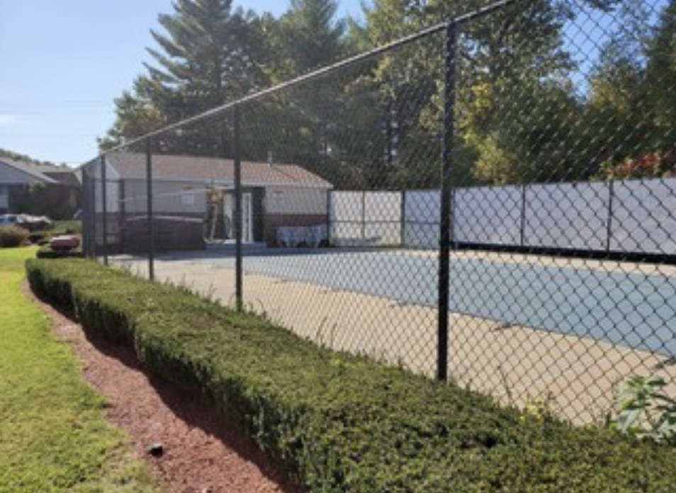 110 English Village Rd, Manchester NH  03102-2471 exterior