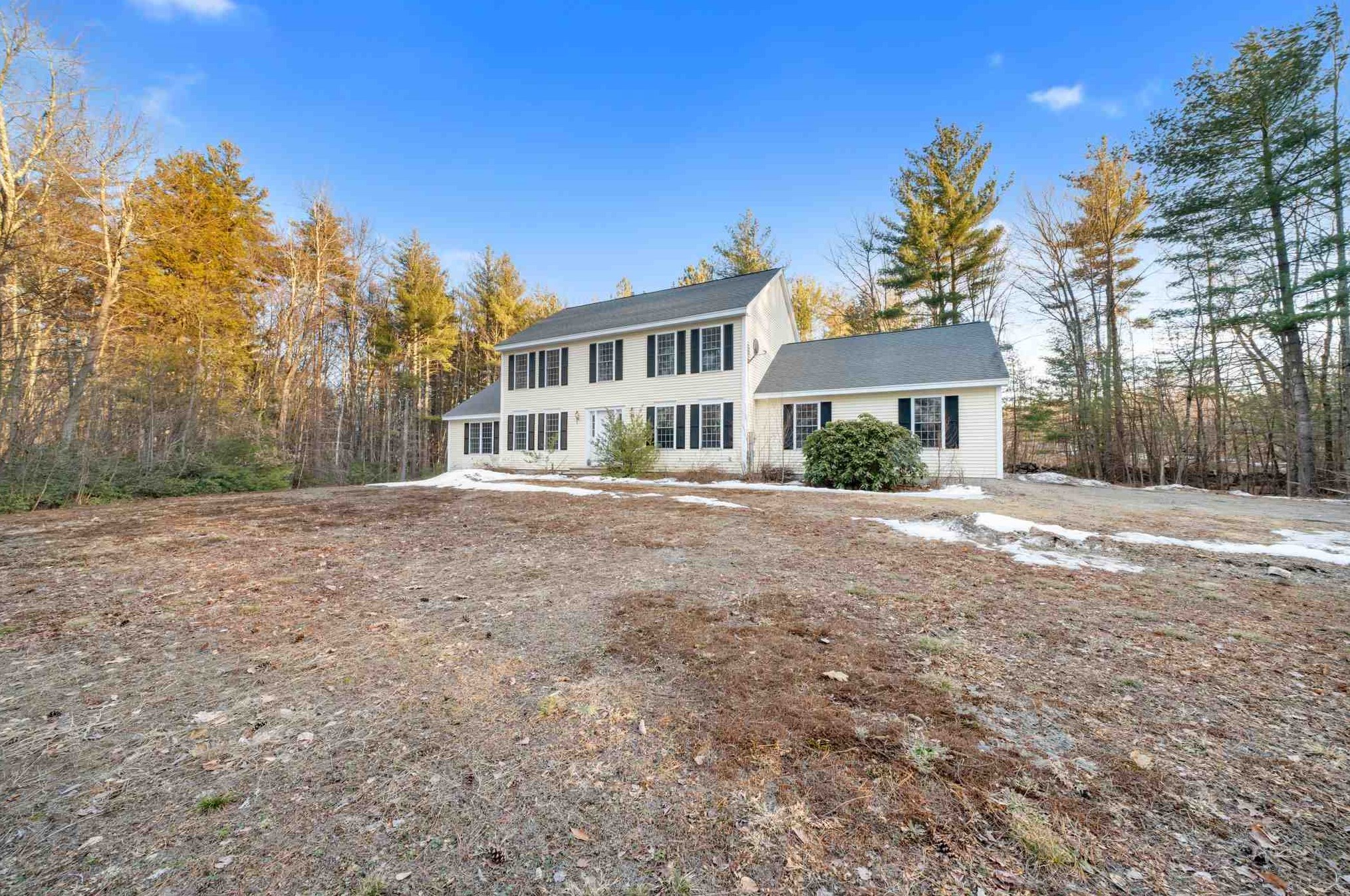 11 Stone Ct, Nashua, NH 03060