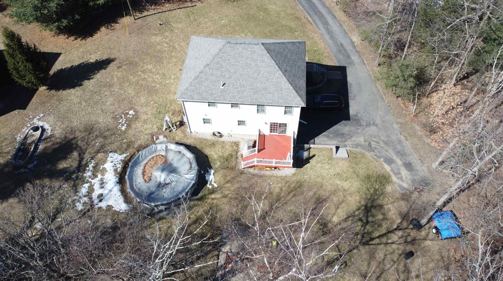 4 James St, Derry, NH 03038 exterior