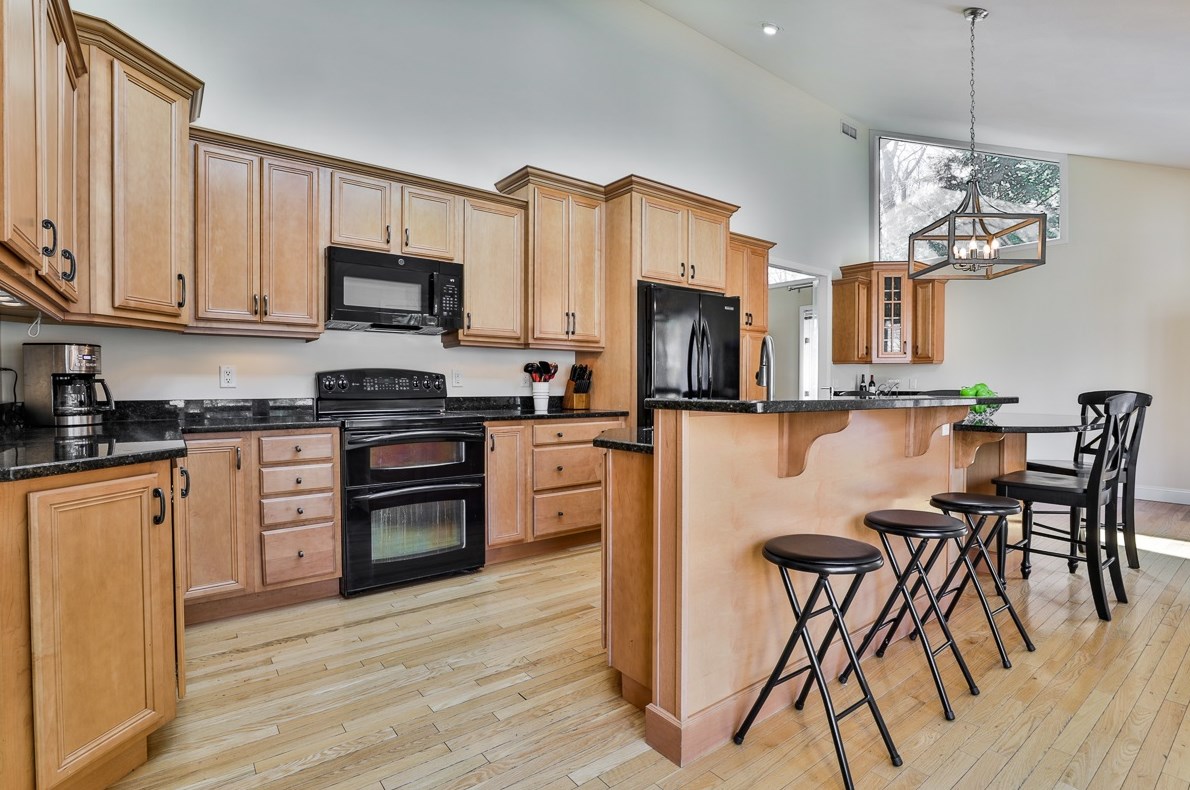 19 Woodvue Rd, Windham, NH 03087-2112