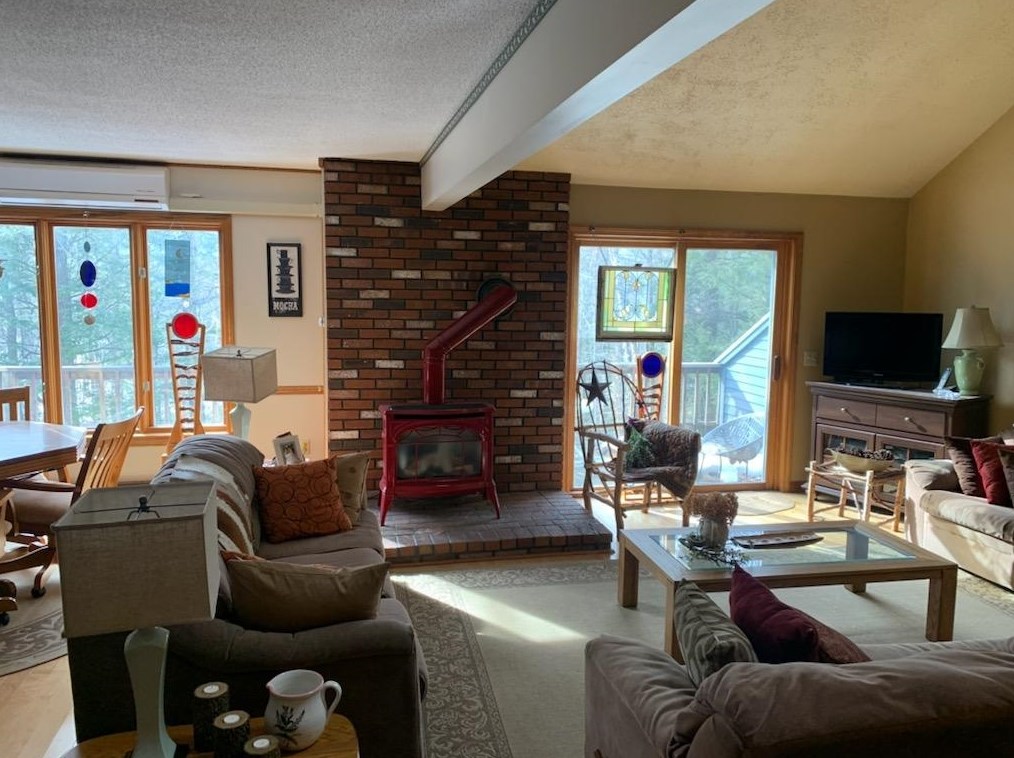 3128 White Mountain Hwy #7, Hales Location, NH 03860