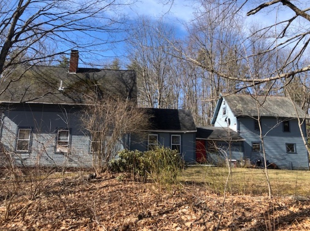 103 Elm St, Winchester, NH 03470-3115