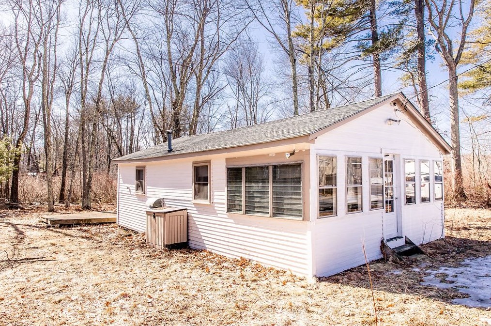 4 Mark Ave, Derry, NH 03038