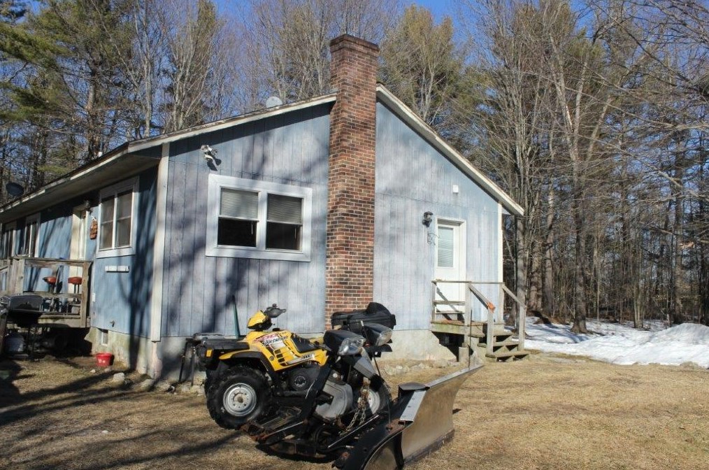 14 Elm St Ext, Ossipee, NH 03864