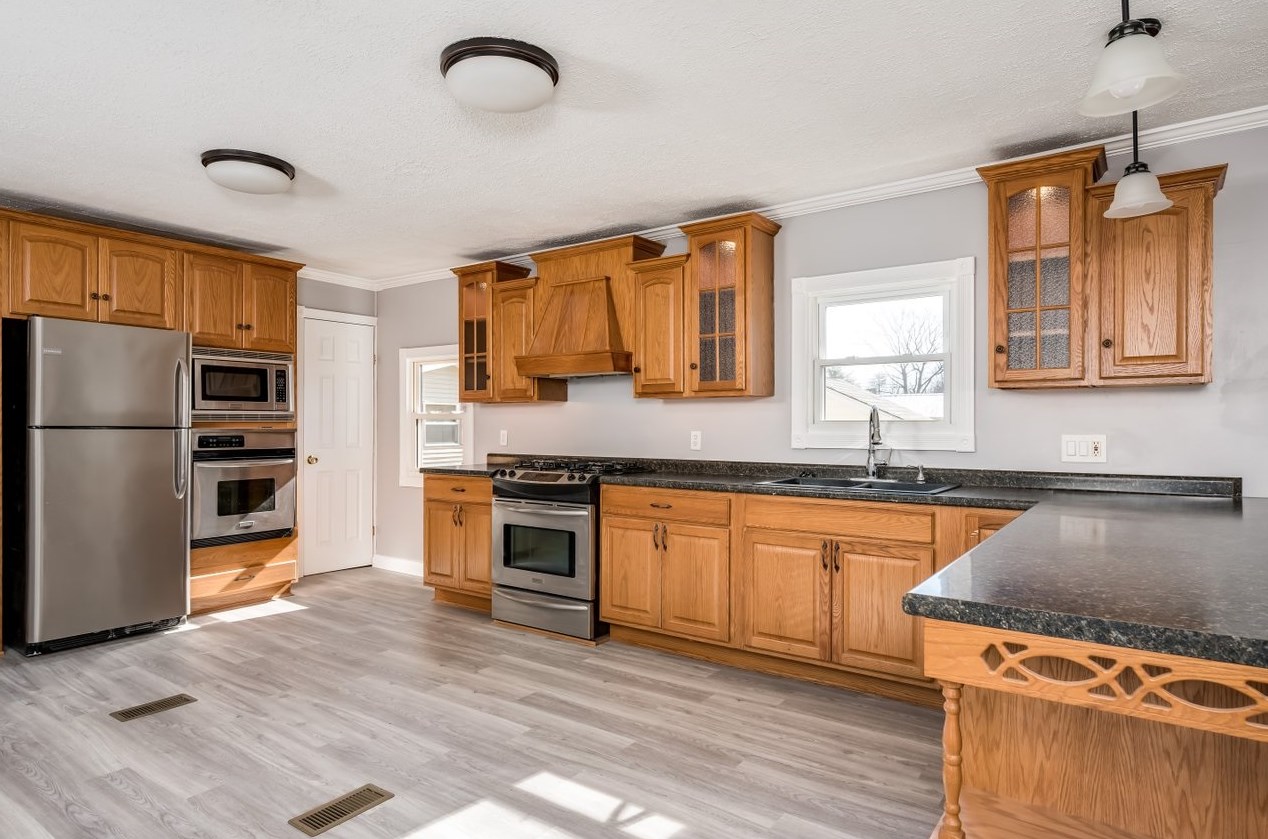 7 S Elderberry Ln, Rochester, NH 03867