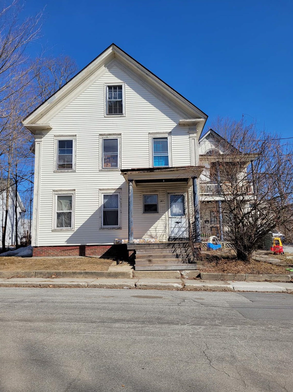 14 Spruce Ave, Unity, NH 03743