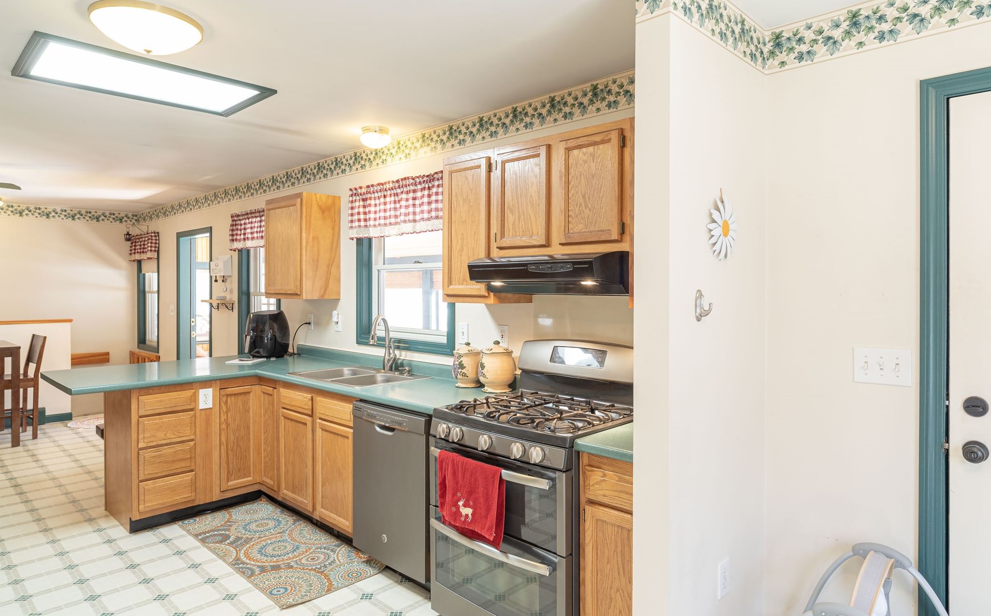 253 Sam Putnam Rd, Unity, NH 03603