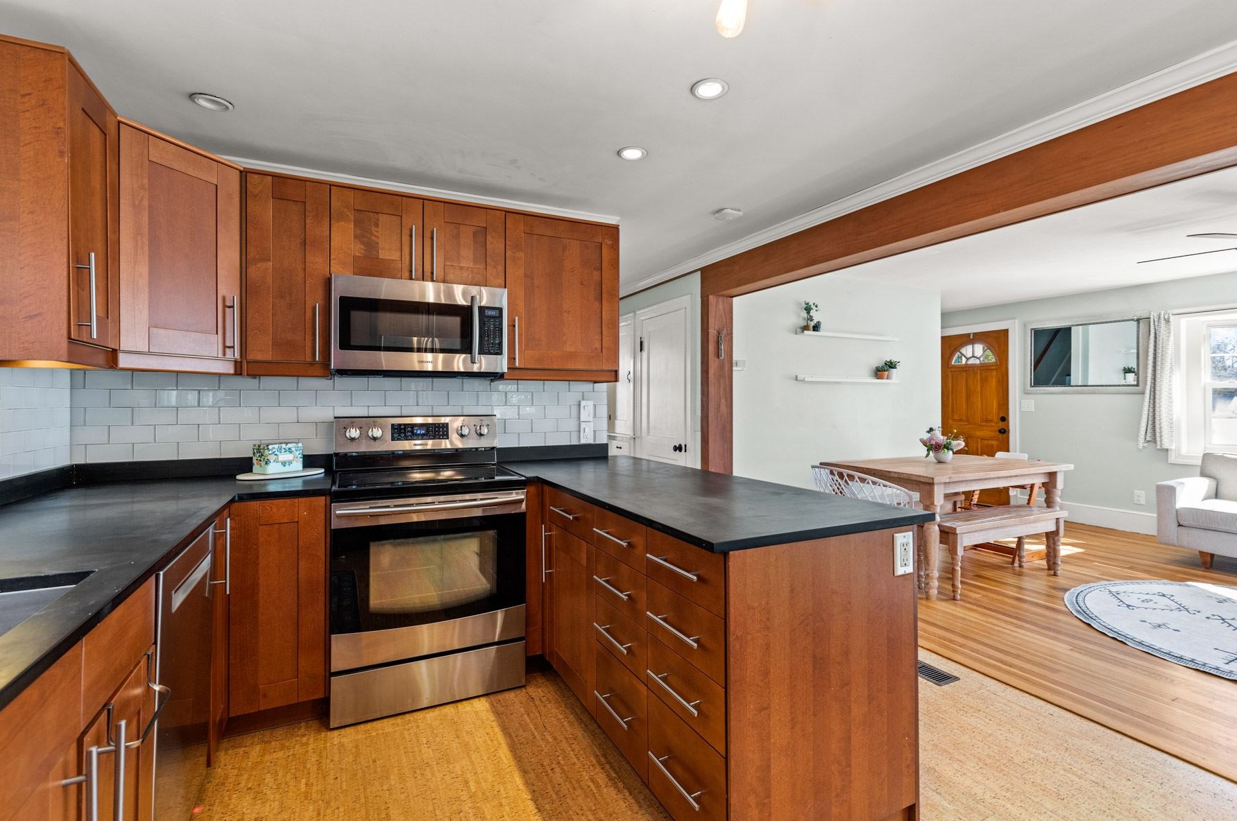 159 Back River Rd, Dover, NH 03820