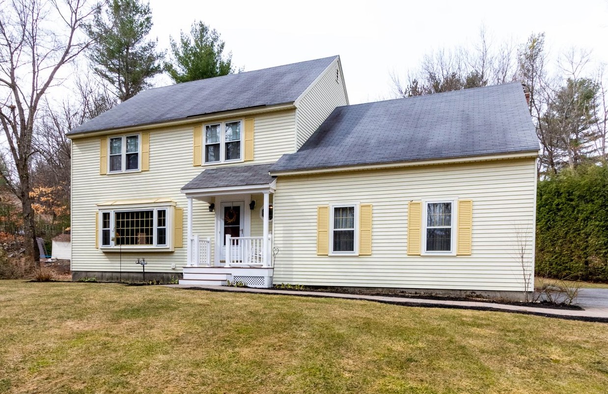 4 King Phillip Dr, Londonderry, NH 03053