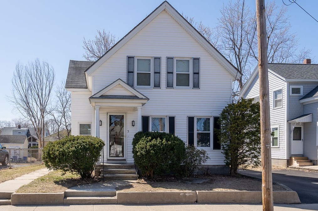5 Balcom St, Nashua, NH 03060