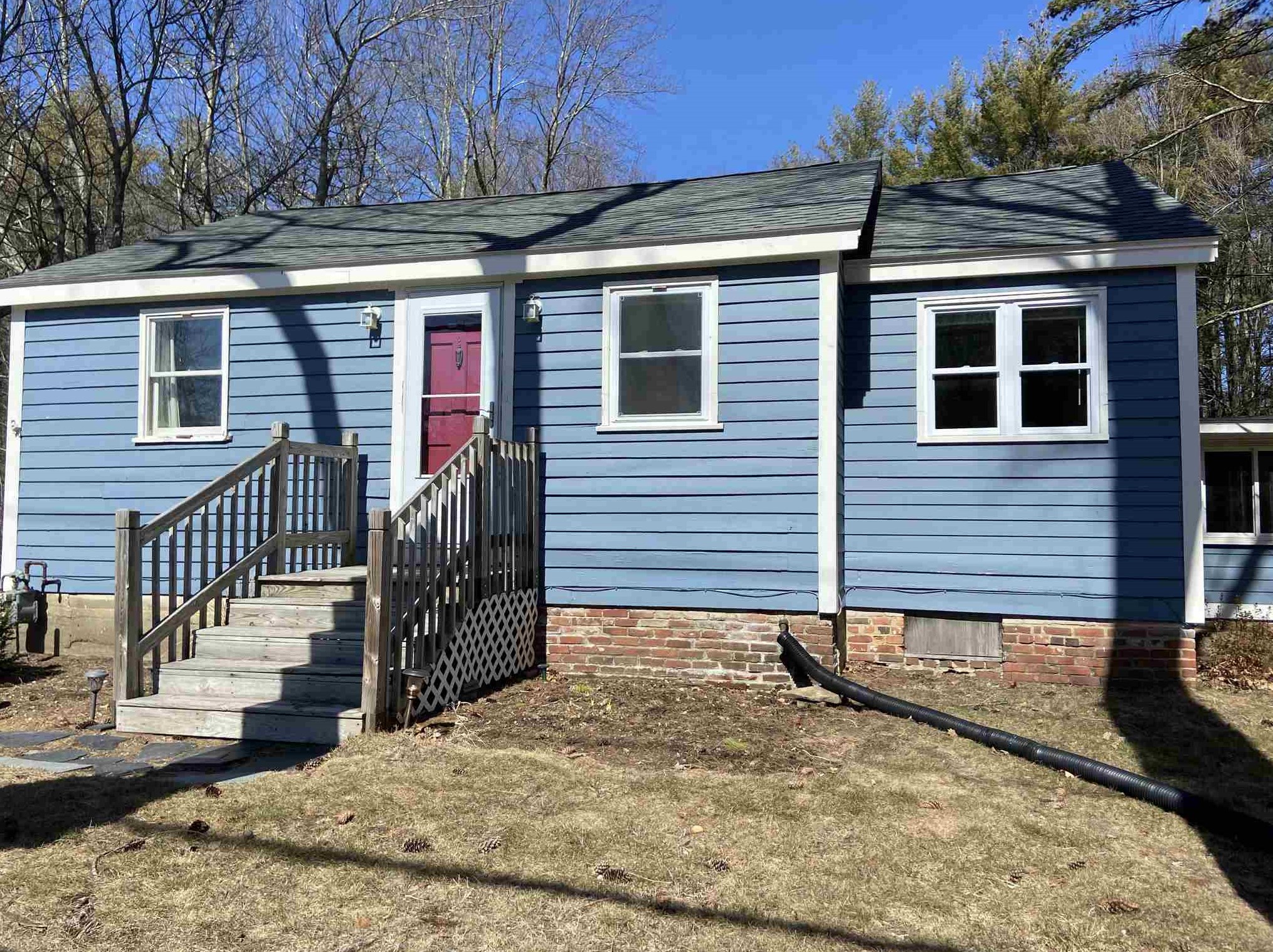 219 W High St, Somersworth, NH 03878