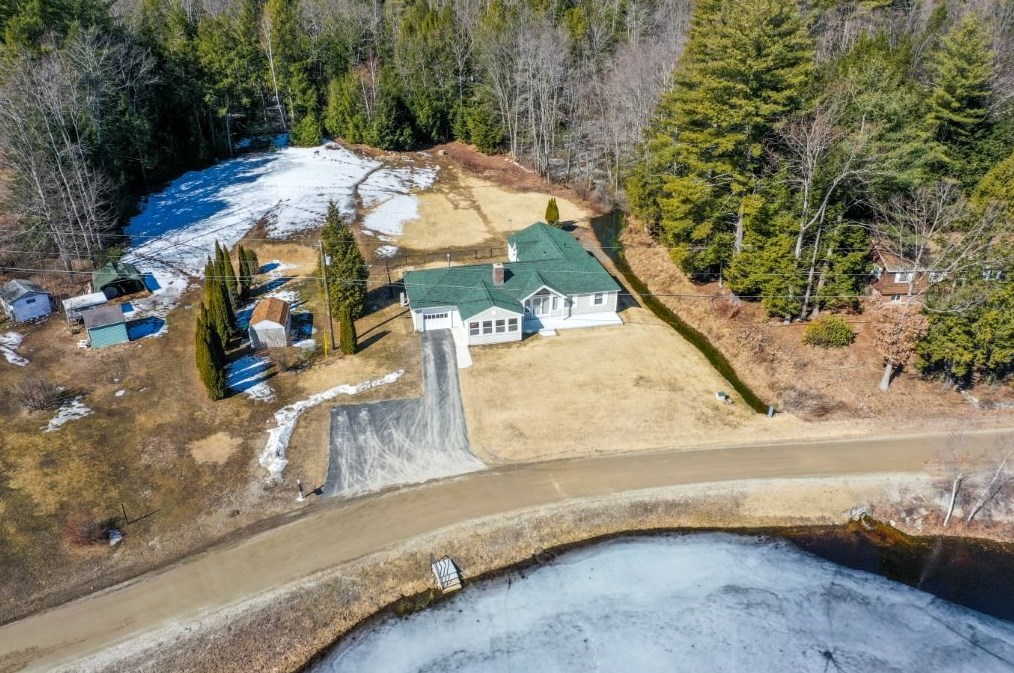 16 Dream Lake Dr, Amherst, NH 03031