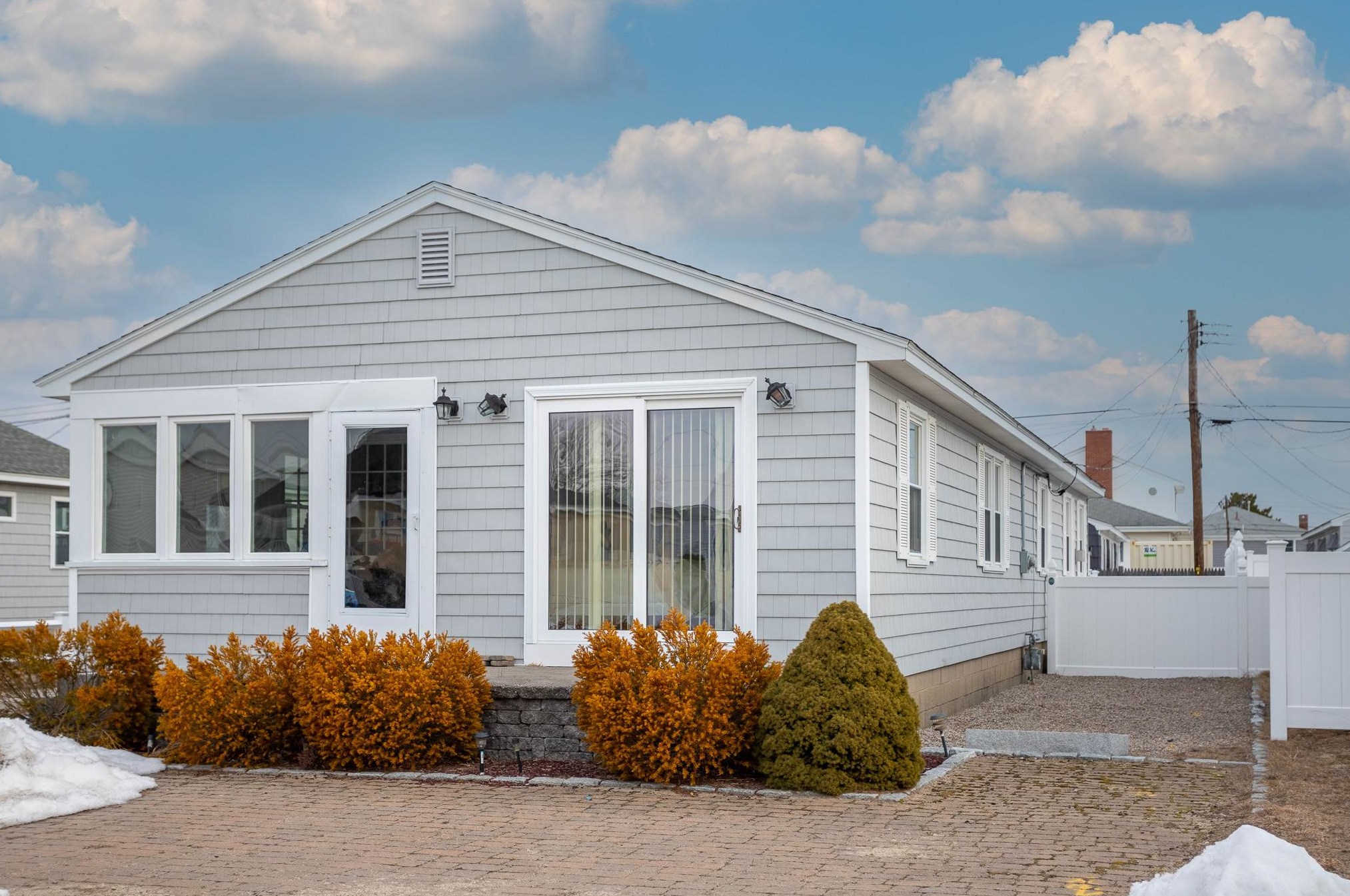 151 Franklin St, Seabrook, NH 03874