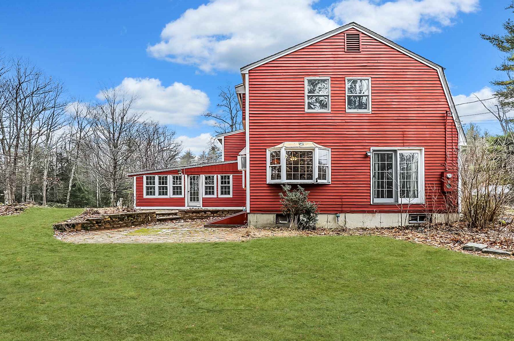 28 Old Mont Vernon Rd, Amherst, NH 03031
