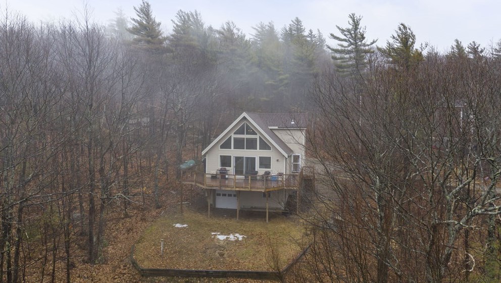 6 Newport Dr, New Durham, NH 03855