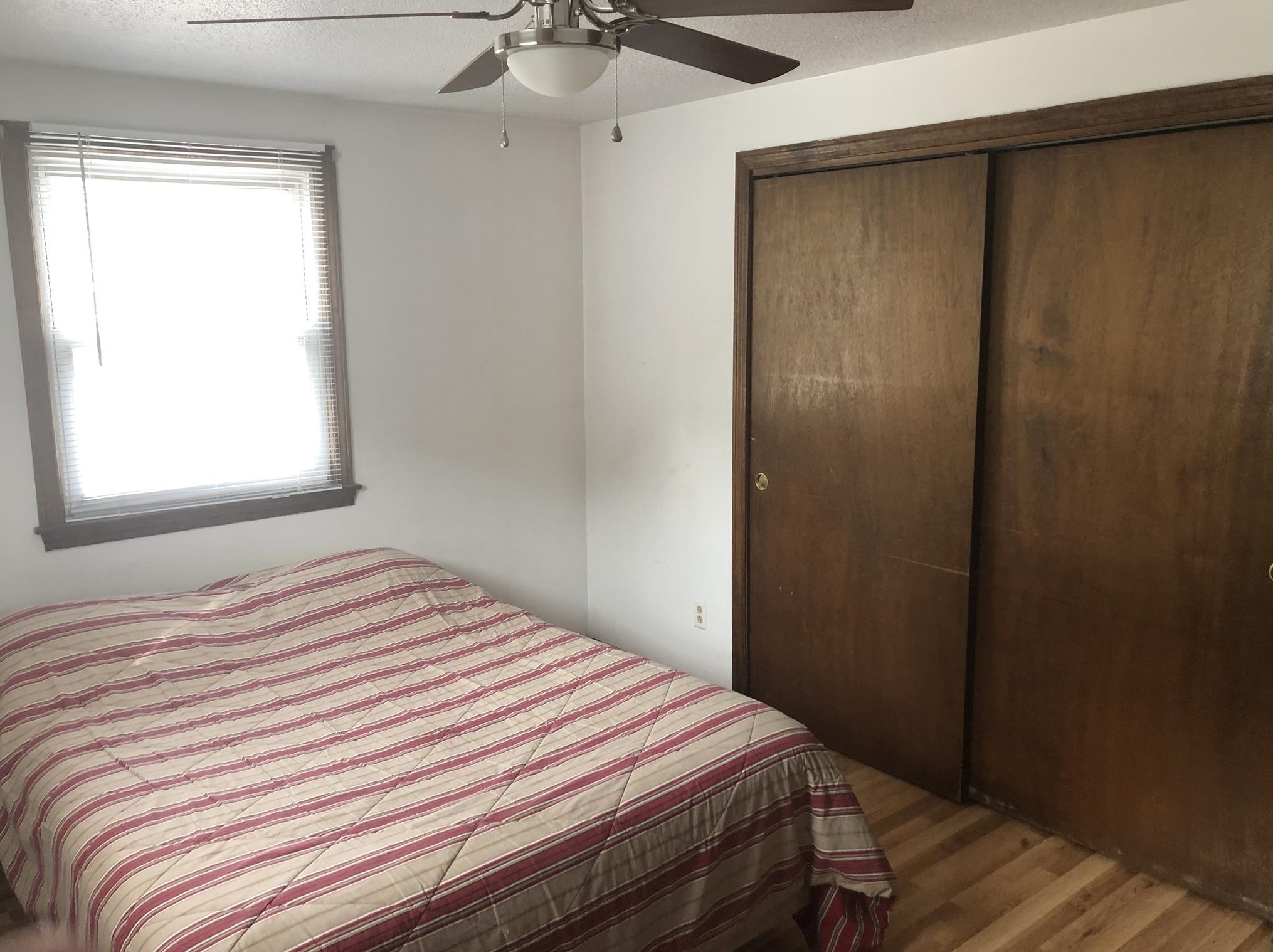 80 Forest Dr, Manchester NH  03110-6216 exterior