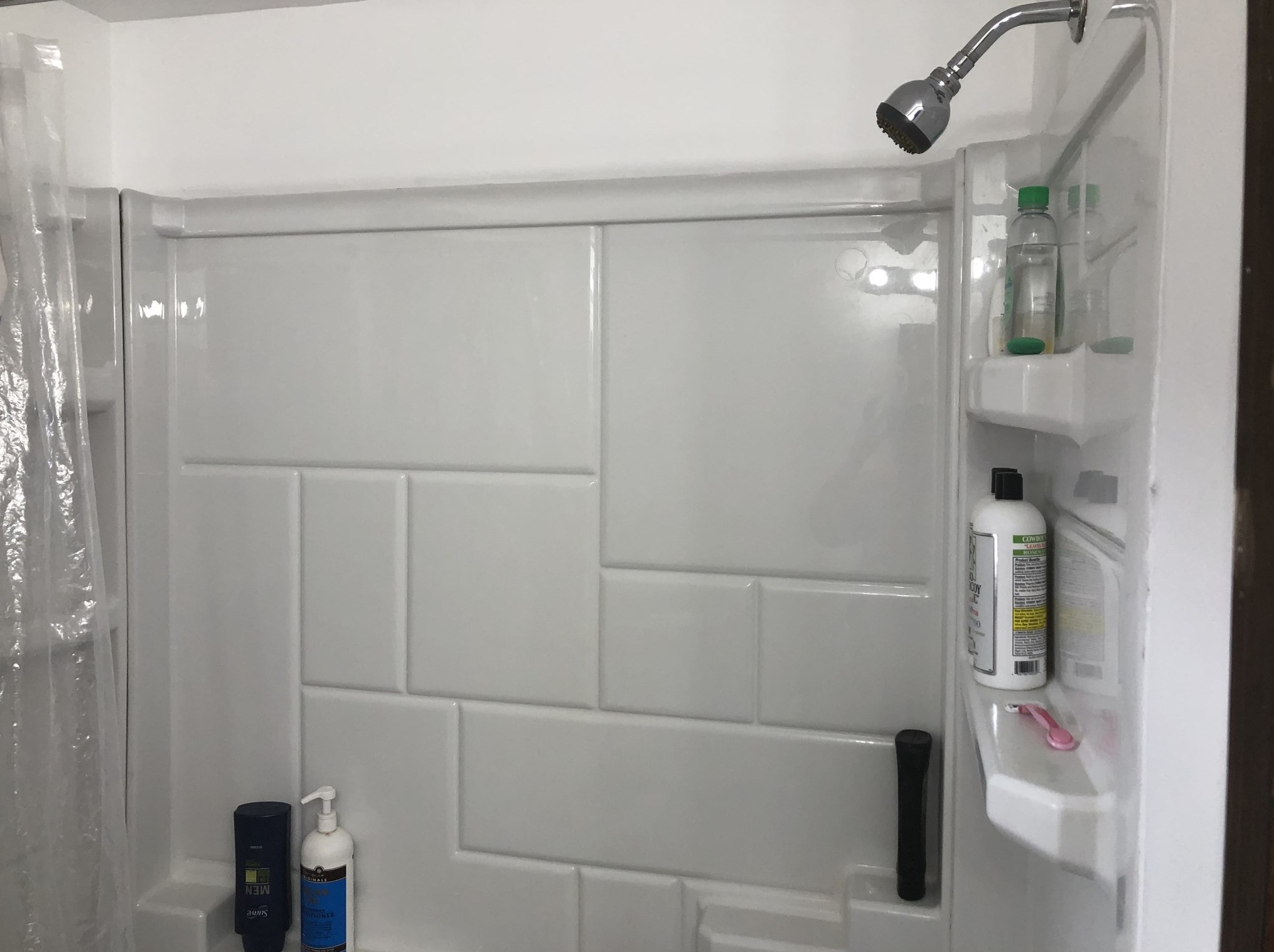 80 Forest Dr, Manchester NH  03110-6216 exterior