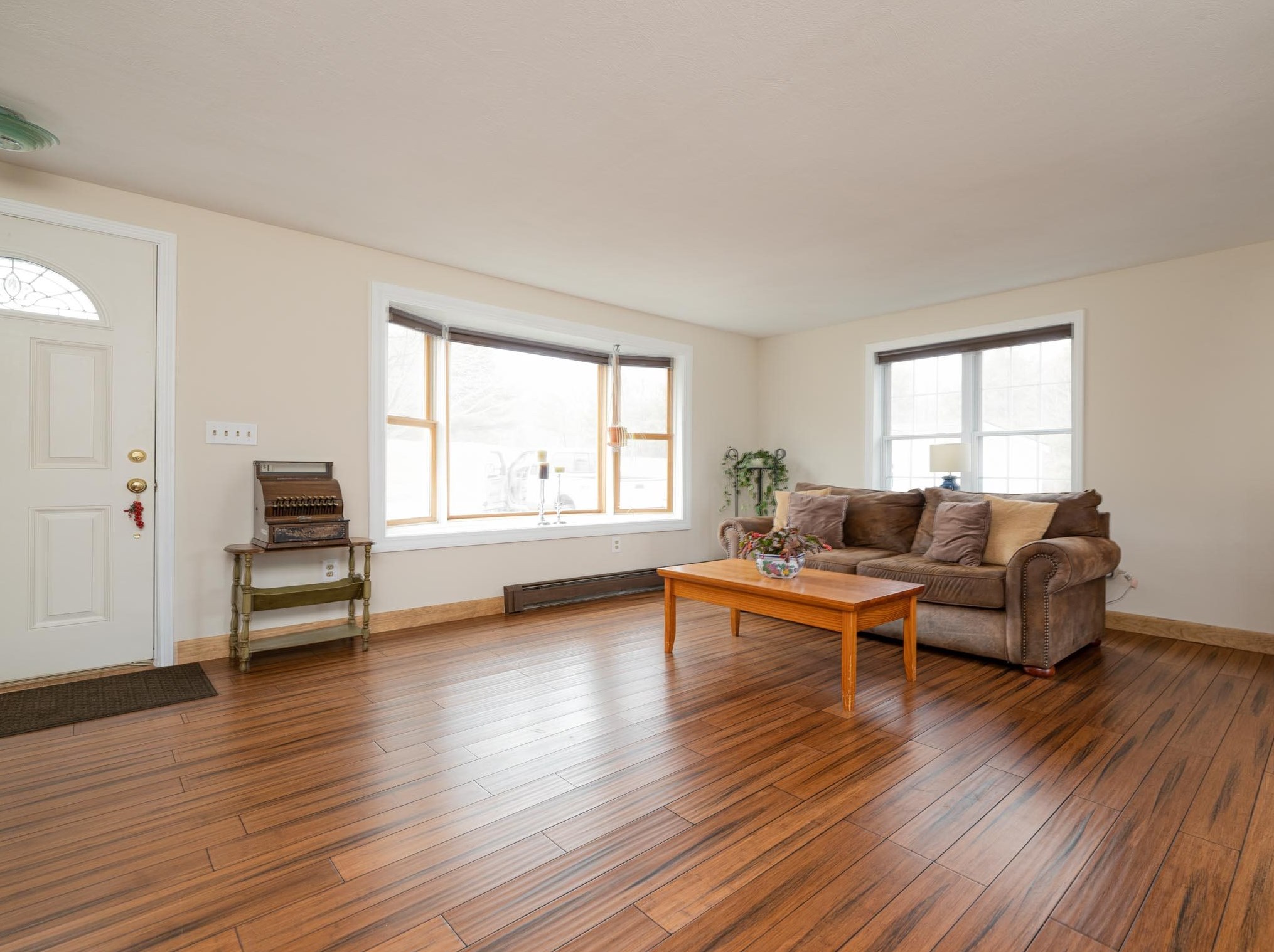 4 Fairfield Rd, Sandown, NH 03873