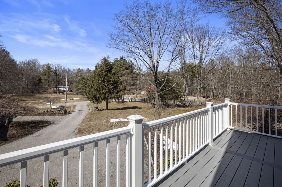 2 Gonet Dr, Newmarket NH  03857-1746 exterior