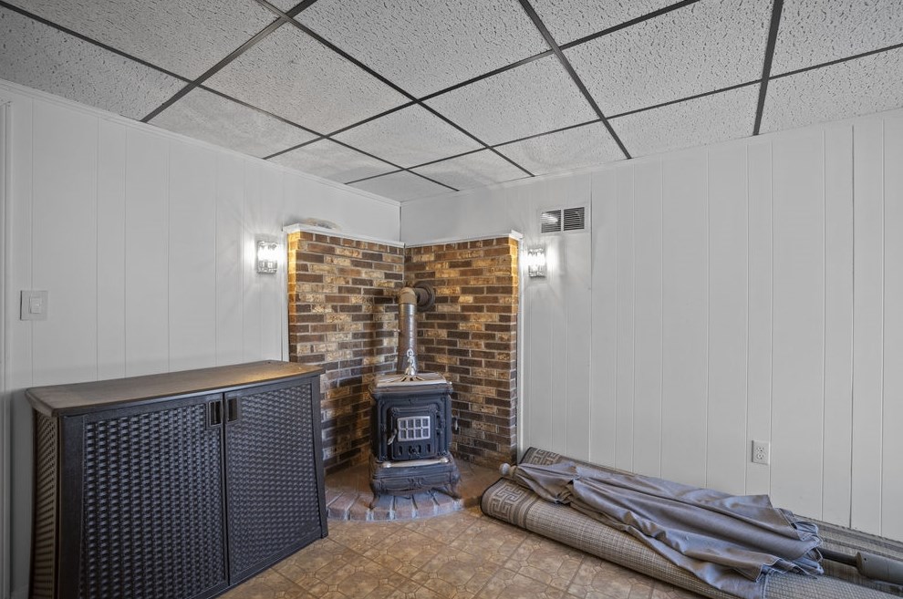 2 Gonet Dr, Newmarket NH  03857-1746 exterior