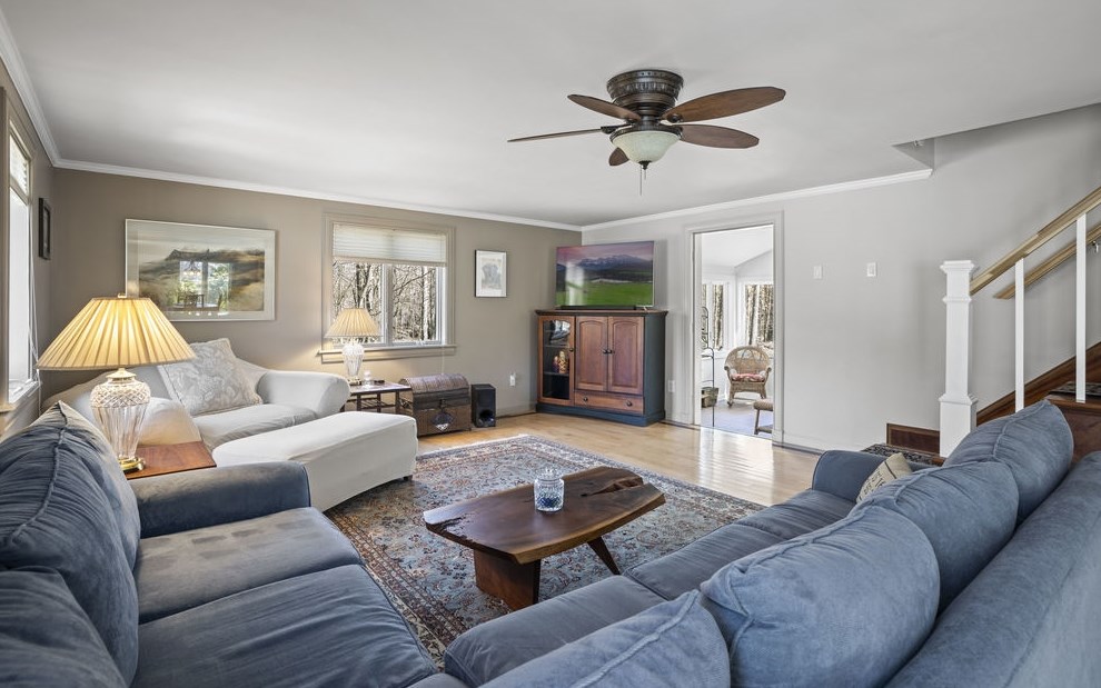 2 Gonet Dr, Newmarket NH  03857-1746 exterior