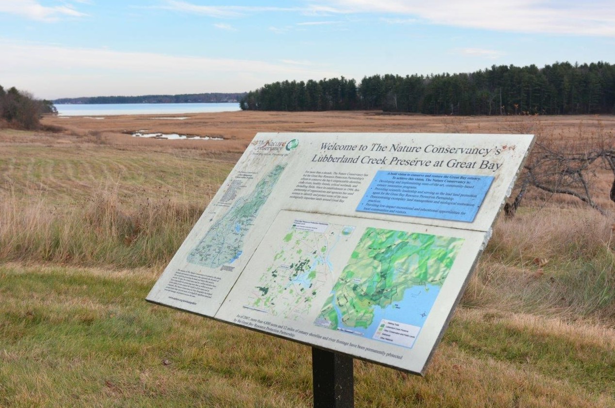 2 Gonet Dr, Newmarket NH  03857-1746 exterior