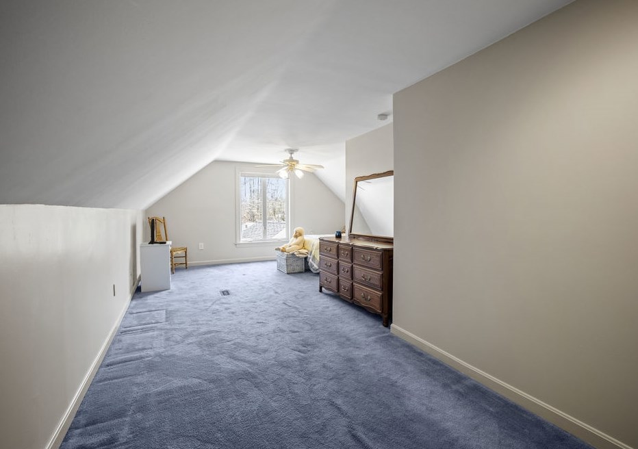 2 Gonet Dr, Newmarket NH  03857-1746 exterior