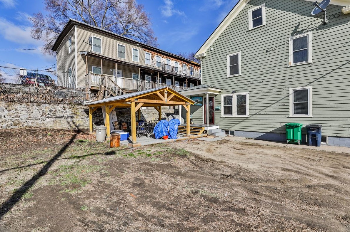 5 Spruce, Nashua, NH 03060